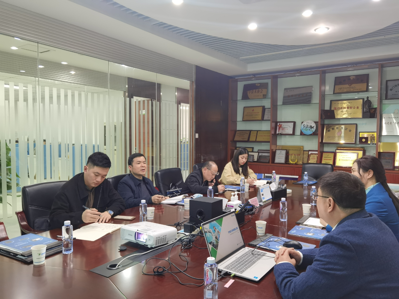 微信图片_20230210120019.jpg 微信图片_20230210120019.jpg